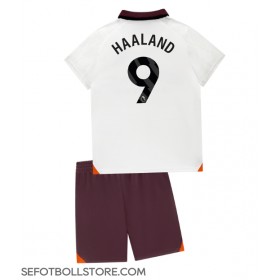 Manchester City Erling Haaland #9 Replika babykläder Bortaställ Barn 2023-24 Kortärmad (+ korta byxor)